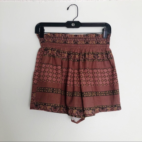 Olivaceous Burgundy Boho High Rise Shorts Women’s Size Small NWT - Picture 2 of 8